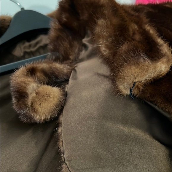Luxurious Mink Fur Shawl/Stole - Picture 4 of 5